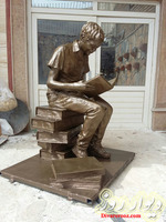 مجسمه پسر کتاب خوان فایبرگلاس